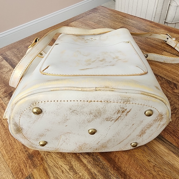 Patricia Nash purse cutout tooling with goldtone inlay, brushed brasstone - Picture 6 of 7